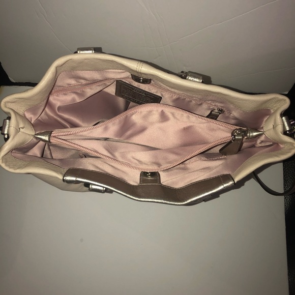 Coach Leather Handbag Purse Leather Ivory White & Silver - Picture 5 of 7